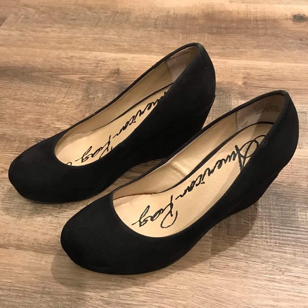 American Rag Black Suede 3in Wedges 8.5